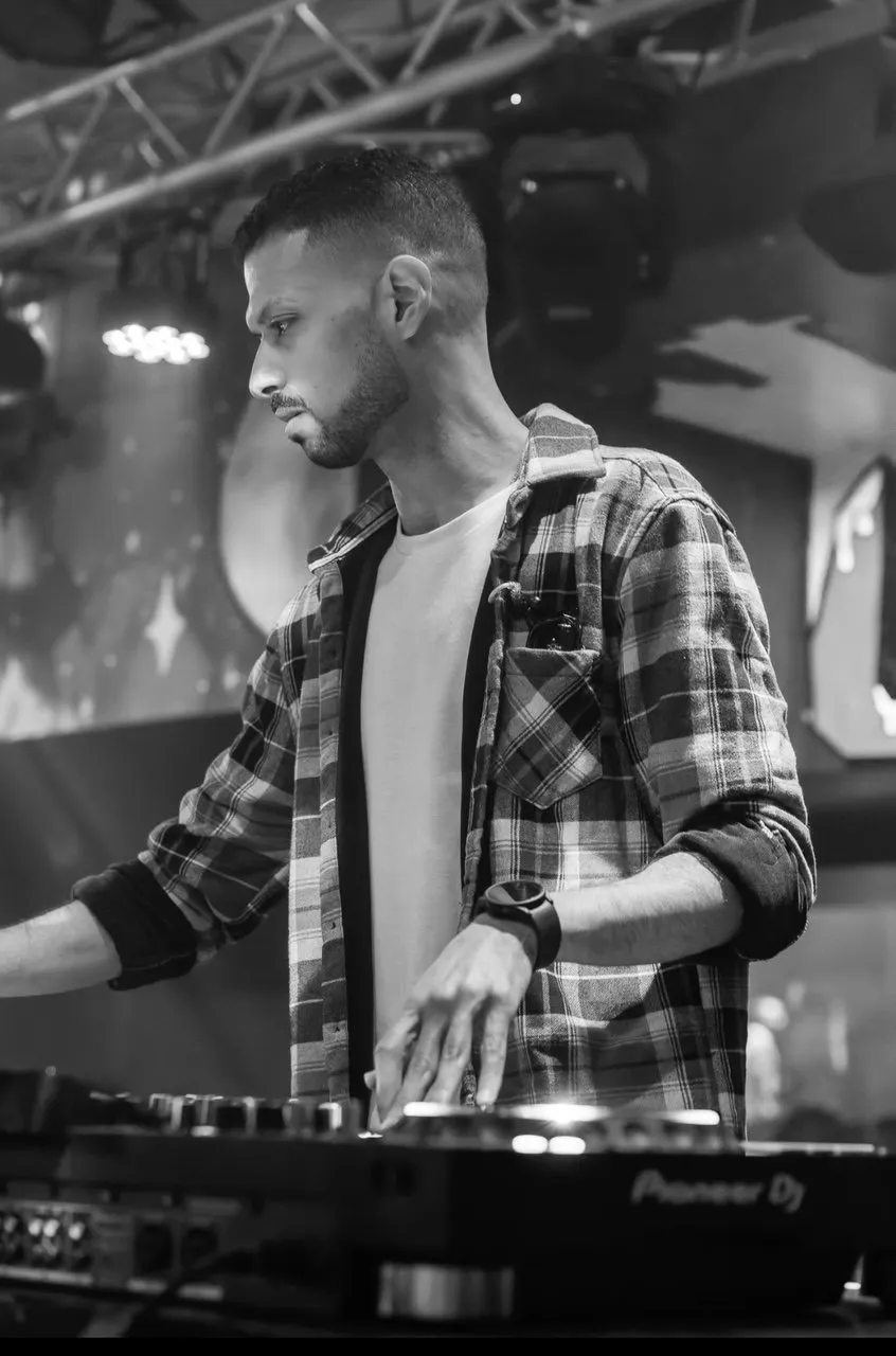 Amine - Raleigh / Glenwood professional DJ & AV specialist